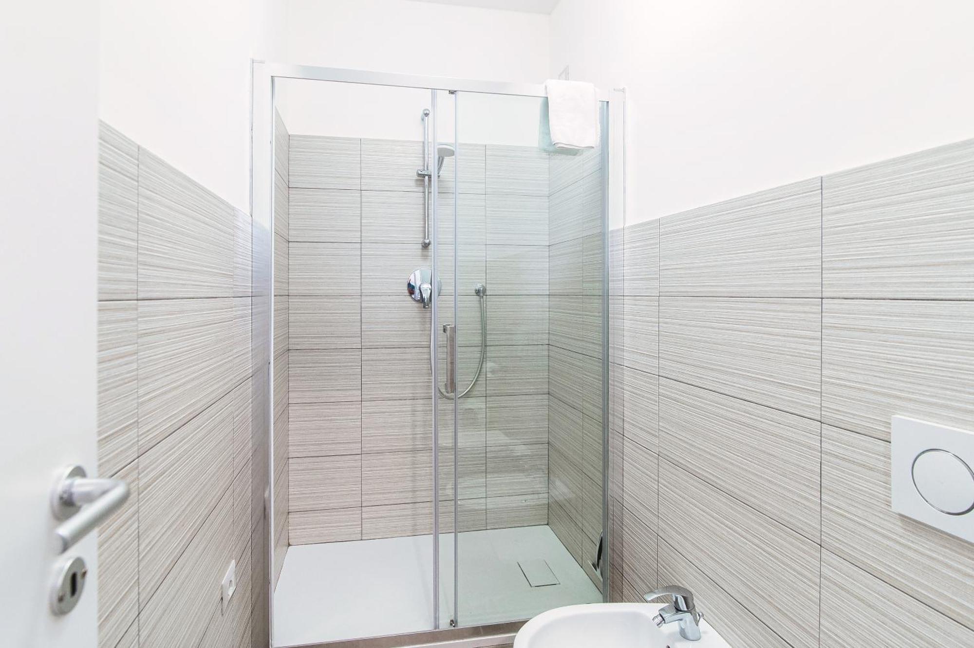 Apartament Casa Giulini - The House Of Travelers Como Zewnętrze zdjęcie